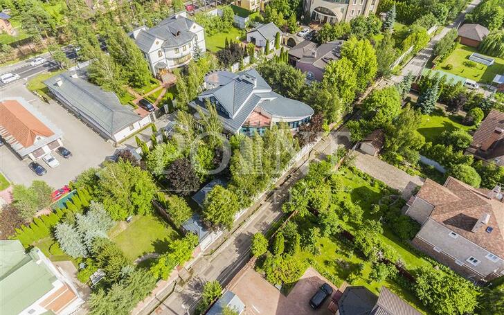 2-этажный коттедж 900 м² с отделкой