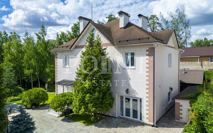 2-этажный коттедж 320 м² с отделкой