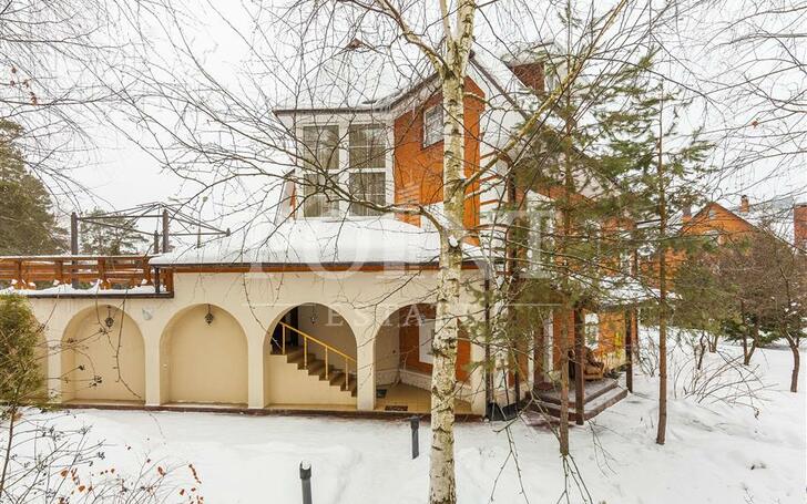 2-этажный коттедж 700 м² с отделкой
