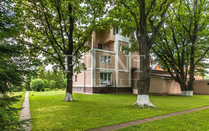 3-этажный коттедж 850 м² с отделкой