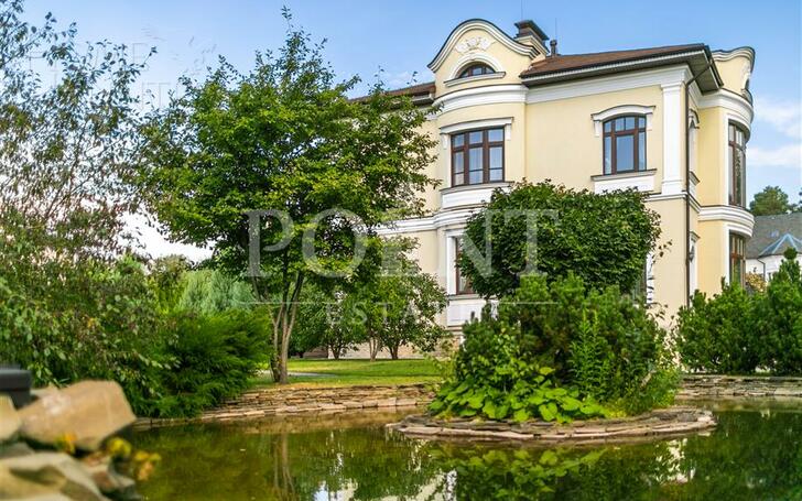 3-этажный коттедж 860 м² с отделкой