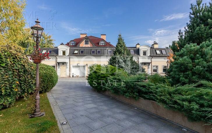 КОТТЕДЖ 2 000 м² с отделкой