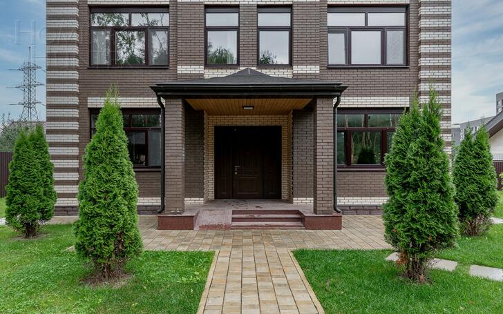 3-этажный коттедж 467 м² с отделкой