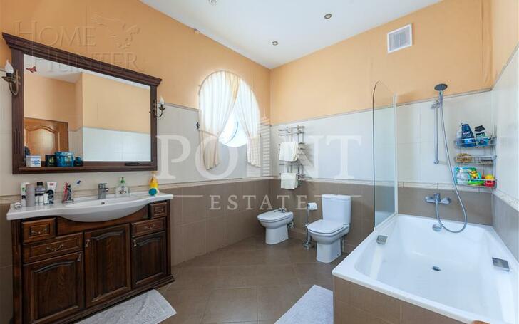 2-этажный коттедж 300 м² с отделкой