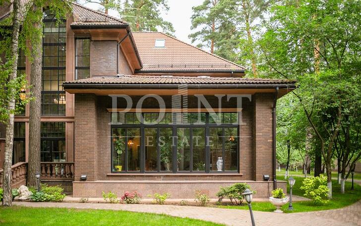 2-этажный коттедж 1 400 м² с отделкой