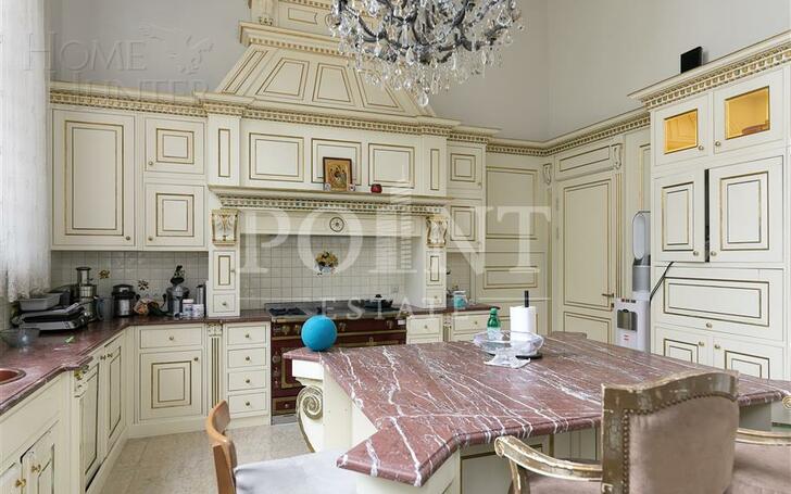 2-этажный коттедж 1 400 м² с отделкой
