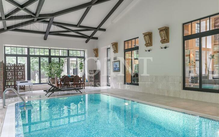 2-этажный коттедж 1 400 м² с отделкой