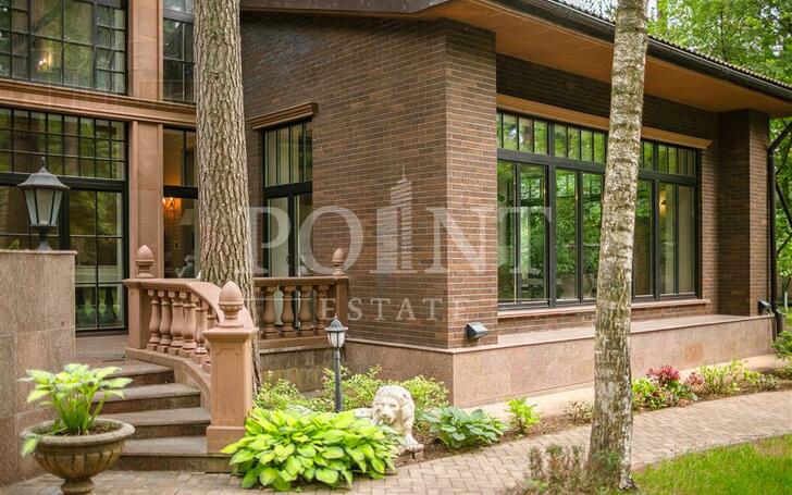 2-этажный коттедж 1 400 м² с отделкой