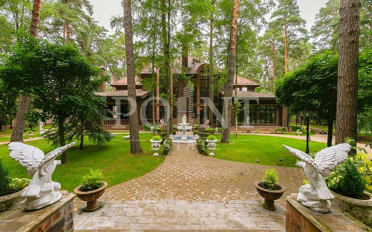 2-этажный коттедж 1 400 м² с отделкой