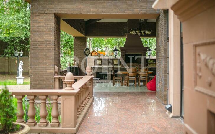 2-этажный коттедж 1 400 м² с отделкой