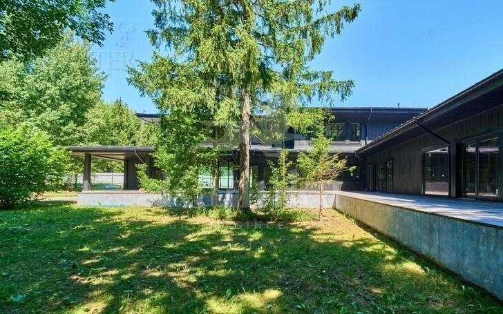 2-этажный коттедж 945 м² без отделки