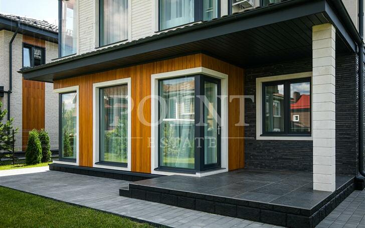 2-этажный коттедж 250 м² с отделкой