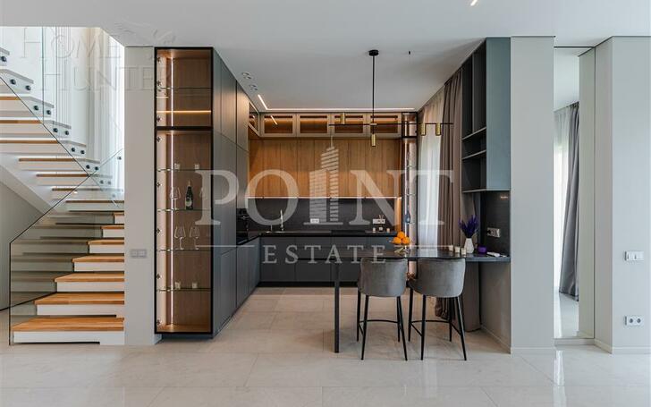 2-этажный коттедж 250 м² с отделкой