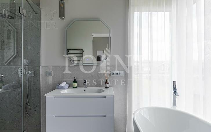 2-этажный коттедж 250 м² с отделкой