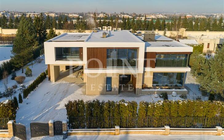 2-этажный коттедж 800 м² с отделкой