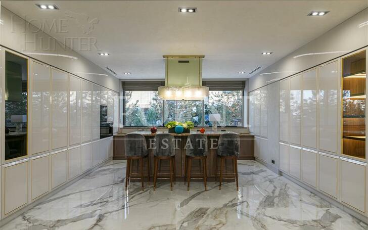 2-этажный коттедж 800 м² с отделкой