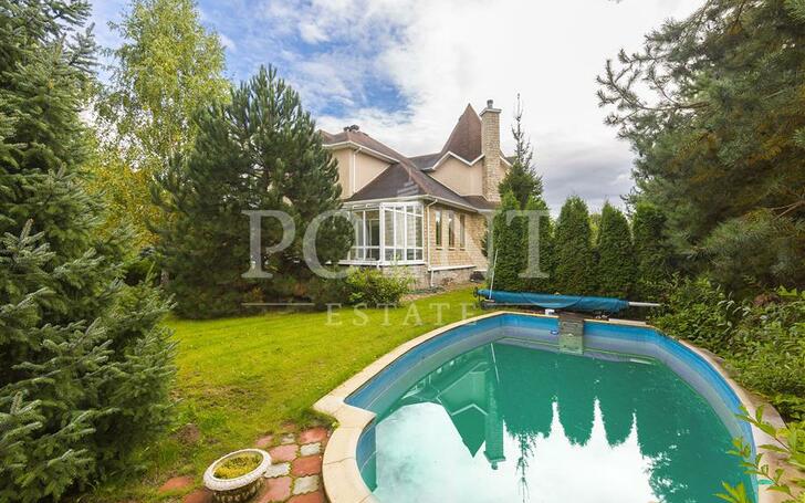 2-этажный коттедж 400 м² с отделкой