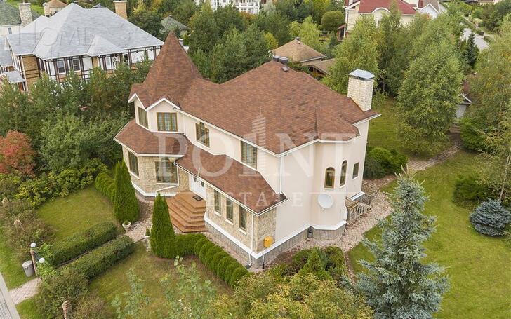 2-этажный коттедж 400 м² с отделкой
