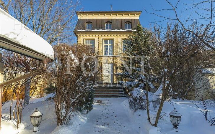 3-этажный коттедж 780 м² с отделкой