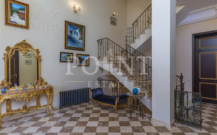 3-этажный коттедж 780 м² с отделкой
