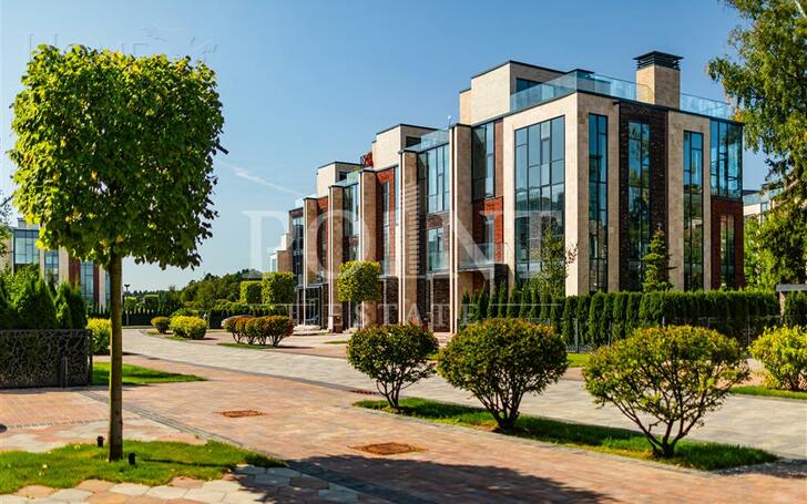 3-этажный таунхаус 244 м² с отделкой
