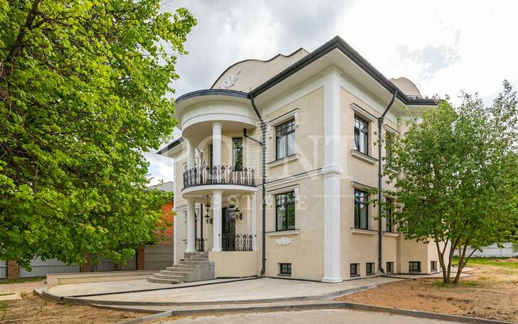 2-этажный коттедж 931.2 м² с отделкой