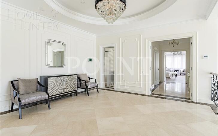 3-этажный коттедж 1 900 м² с отделкой