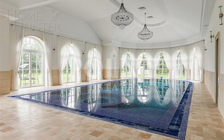 3-этажный коттедж 1 900 м² с отделкой
