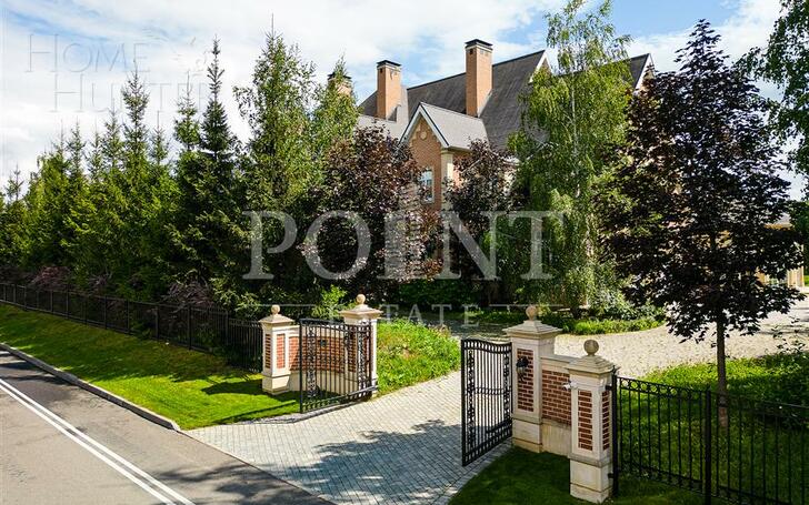 3-этажный коттедж 1 900 м² с отделкой