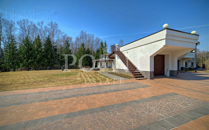 2-этажный коттедж 1 100 м² с отделкой