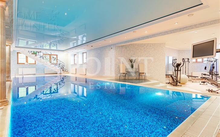 2-этажный коттедж 1 100 м² с отделкой