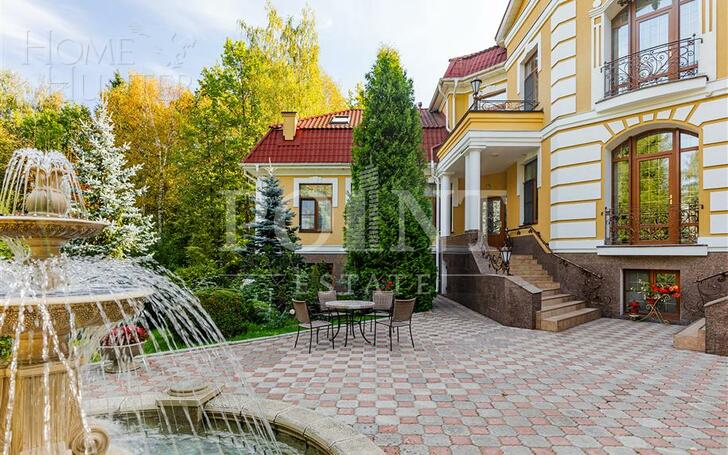 2-этажный коттедж 1 100 м² с отделкой