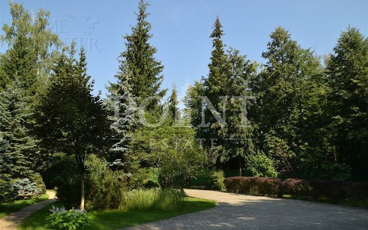 2-этажный коттедж 1 100 м² с отделкой