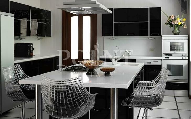 2-этажный коттедж 1 100 м² с отделкой