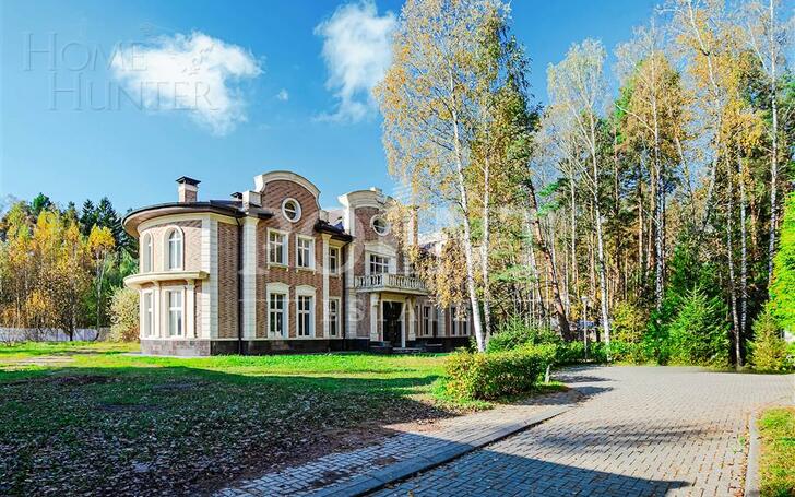 2-этажный коттедж 1 289 м² без отделки