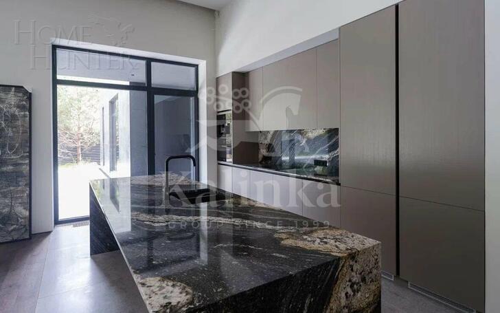2-этажный коттедж 500 м² с отделкой