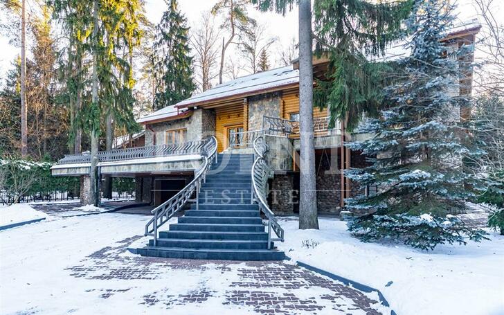 2-этажный коттедж 725 м² с отделкой