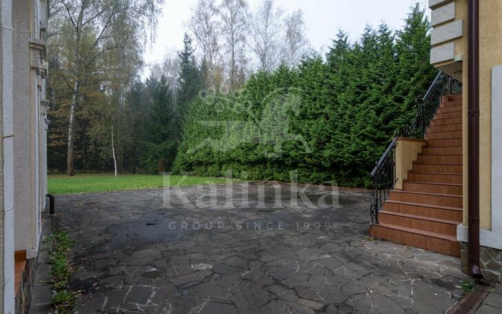 3-этажный коттедж 700 м² с отделкой