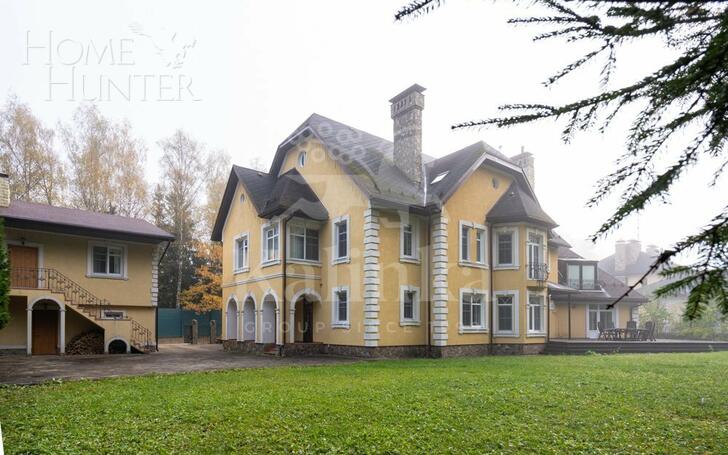 3-этажный коттедж 700 м² с отделкой