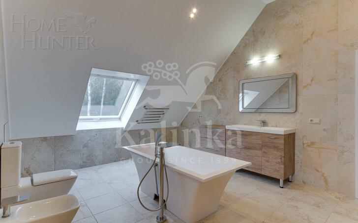 3-этажный коттедж 700 м² с отделкой