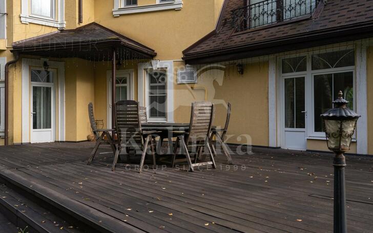 3-этажный коттедж 700 м² с отделкой