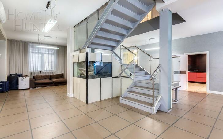 2-этажный таунхаус 680 м² с отделкой