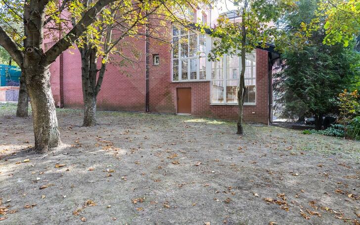 2-этажный таунхаус 680 м² с отделкой