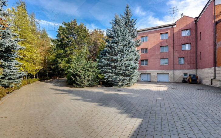 2-этажный таунхаус 680 м² с отделкой
