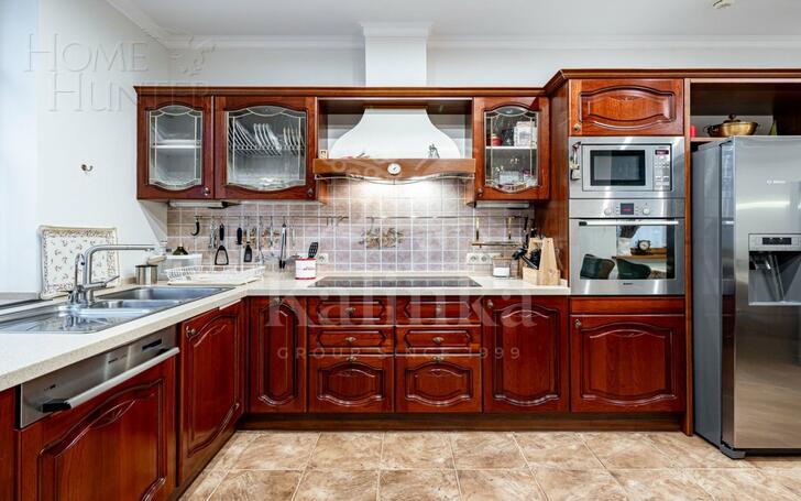 3-этажный коттедж 400 м² с отделкой