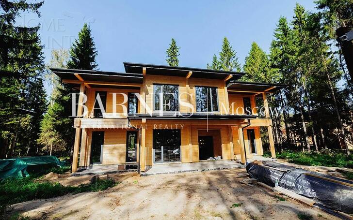 2-этажный коттедж 450 м² с отделкой