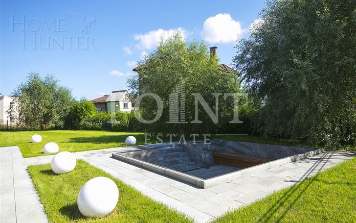 2-этажный коттедж 853.2 м² без отделки