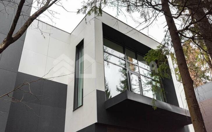 2-этажный коттедж 1 050 м² без отделки