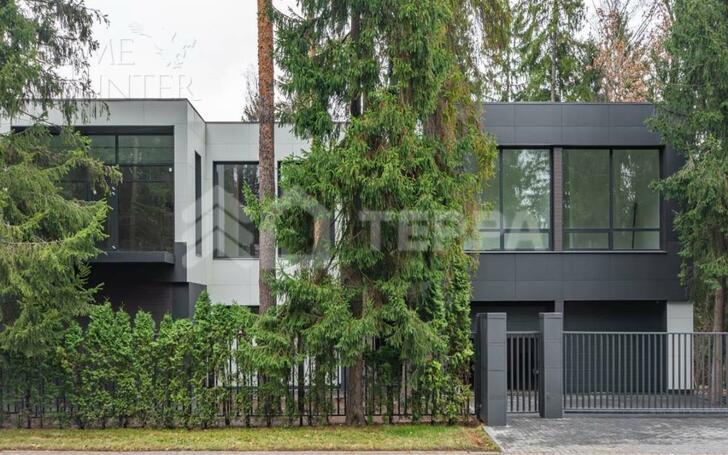 2-этажный коттедж 1 050 м² без отделки
