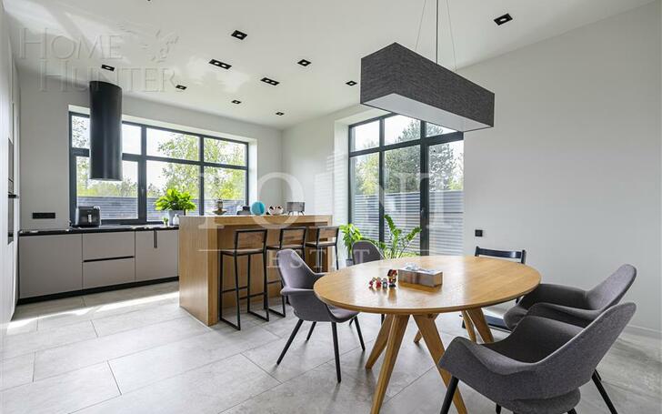 2-этажный коттедж 450 м² с отделкой